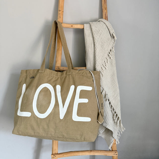 Big Bag mit LOVE-Print aus Canvas – COUNTRY HIGH