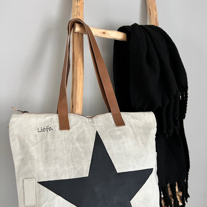 Shopper | Black Star
